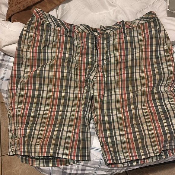 Selling a pair of golf shorts - Picture 2 of 3
